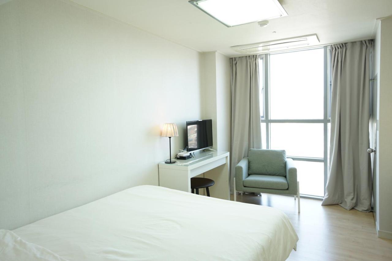 Alice Apartment Seoul Exteriör bild