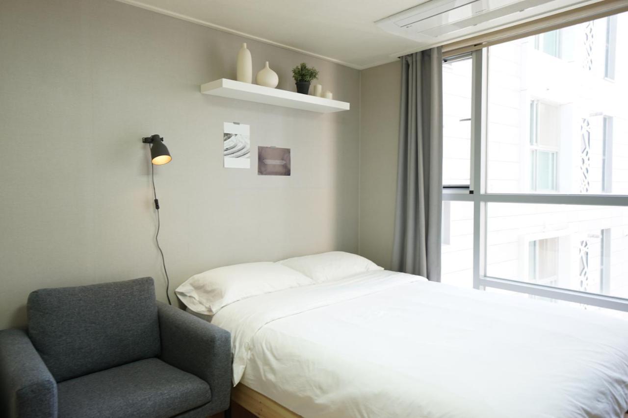 Alice Apartment Seoul Exteriör bild
